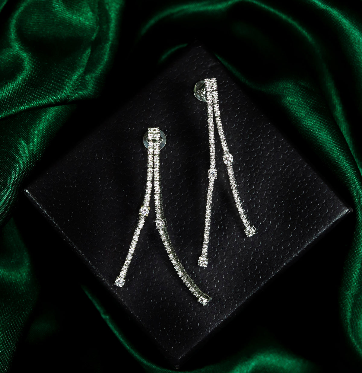 Graceful Diamond Earring