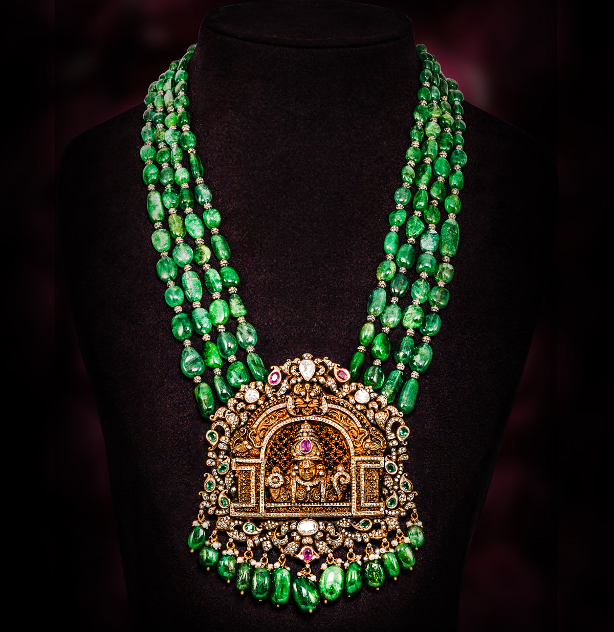 Fine Gold Nakshi Locket With Polki And Emerald Mala