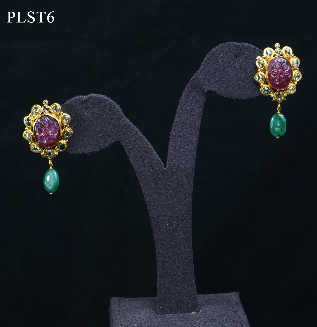 Skilfully Carved Ruby, Polki, Emerald and Pearl Gold Necklace and Earring Set