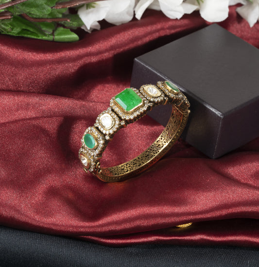 Elegant Emerald Polki Bangle