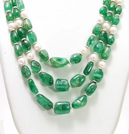 Exotic Diamond Ring Emerald with Pearl Necklace