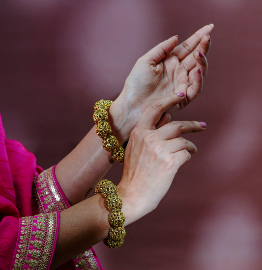 Antique Finish Gold Nakshi Bangle