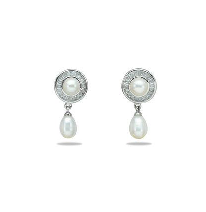 Seized White Freshwater Pearl Stud Earrings