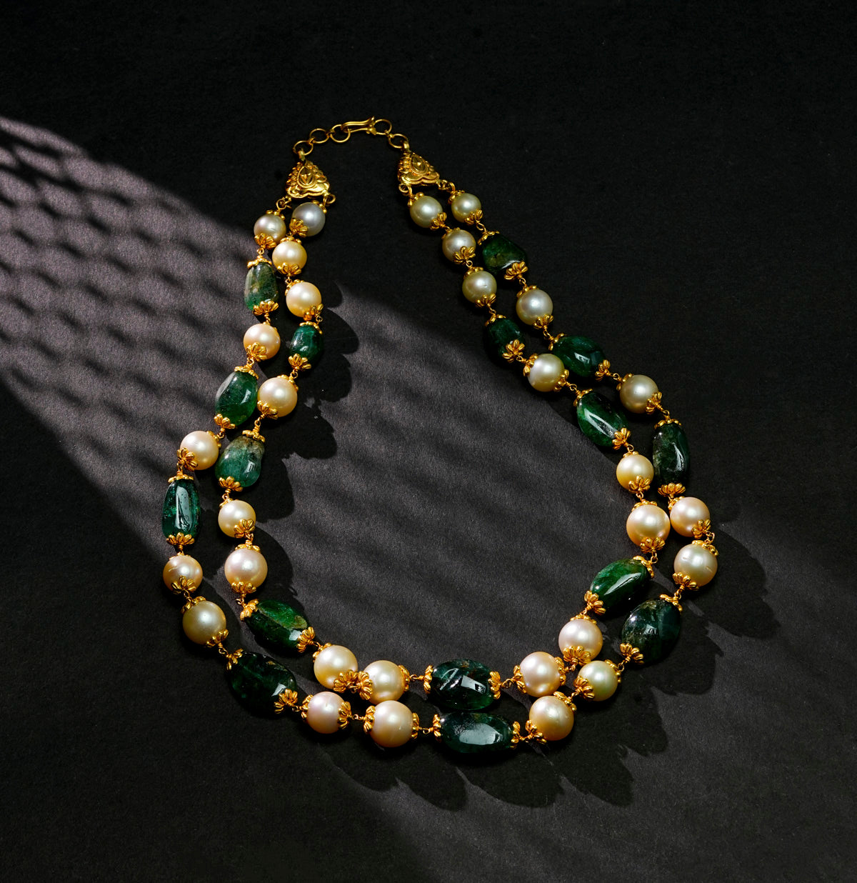 Intricate Emerald Pearl Taar Mala