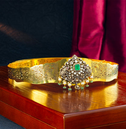 Exquisite Diamond and Gold Vadanam