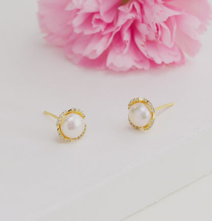 Glittering White Stone Freshwater Pearl Stud Earrings