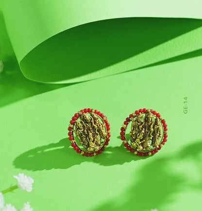 Alluring Gold Stone Earring