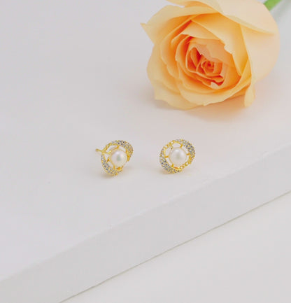 Artistic White Stone Freshwater Pearl Studs Earrings