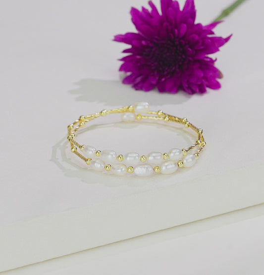 Fashionable Drop White Freshwater Pearl Bracelet