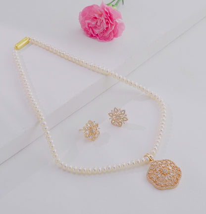 Fine White Stone Freshwater Pearl Set