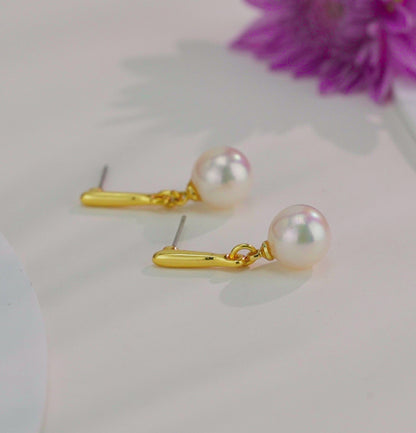 9.0-10.0mm White Round Akoya Saltwater Pearl Hanging Earring