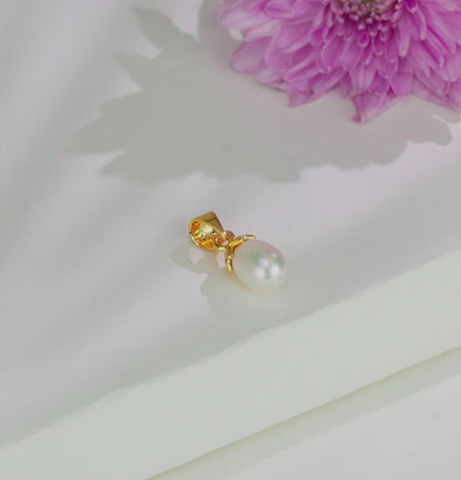 Elegant Drop Freshwater Pearl Locket
