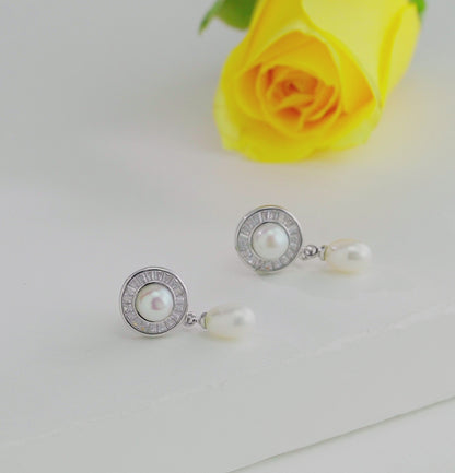 Seized White Freshwater Pearl Stud Earrings