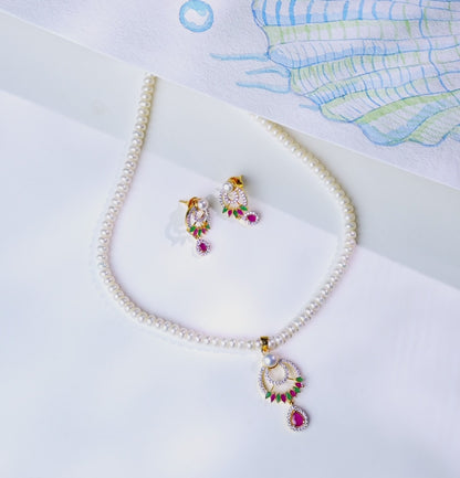 Glowy Red Green Freshwater Pearl Necklace Set