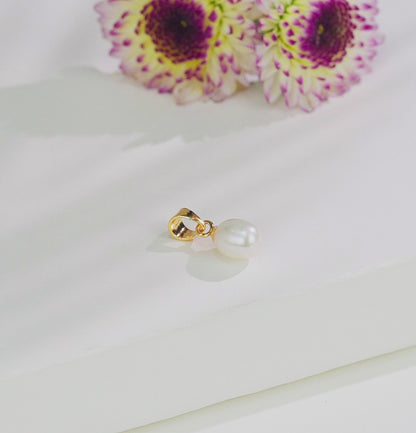 Sublime Freshwater Pearl Locket