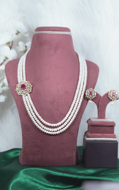 Exceptional Red Stone Side Pieces Freshwater Pearl Necklace Set