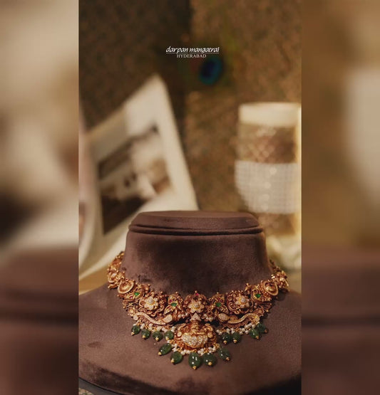 Charming Emerald Gold Choker