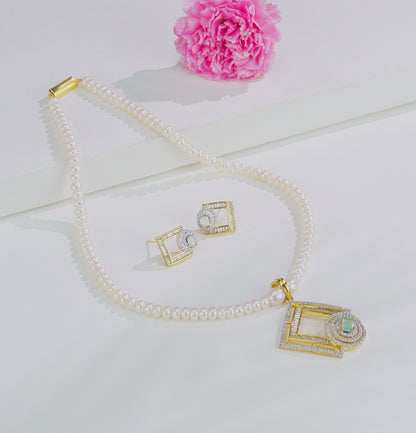 Stunning Green Stone Freshwater Pearl Necklace Set