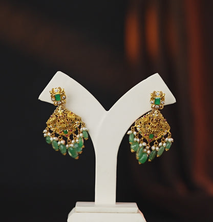 Artistic Ememrald Pearl Stone Earrings