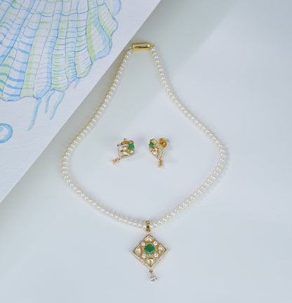 Premium Green Stone Freshwater Pearl Necklace Set