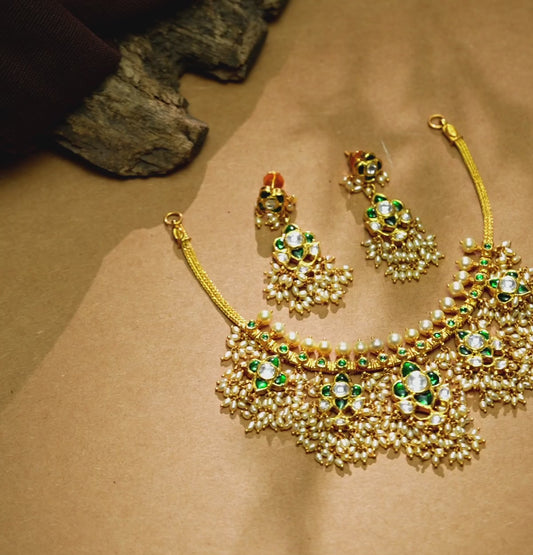 Graceful Kundan Gutta Pusalu