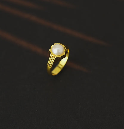 Dazzling Pearl Gold Ring