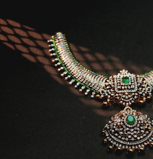 Lustrous Diamond Necklace Set