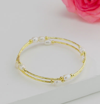 Fashionable Drop White Freshwater Pearl Bracelet