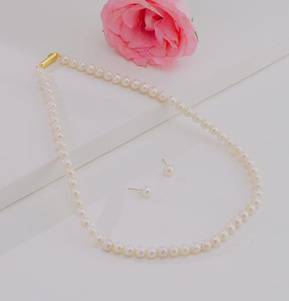 Elegant Pearl White Necklace
