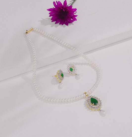 Stunning Green Stone Freshwater Pearl Necklace Set