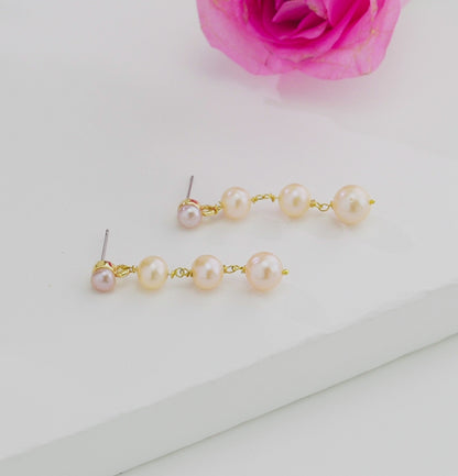 Edgy White Grading Freshwater Pearl Hanging Earrings