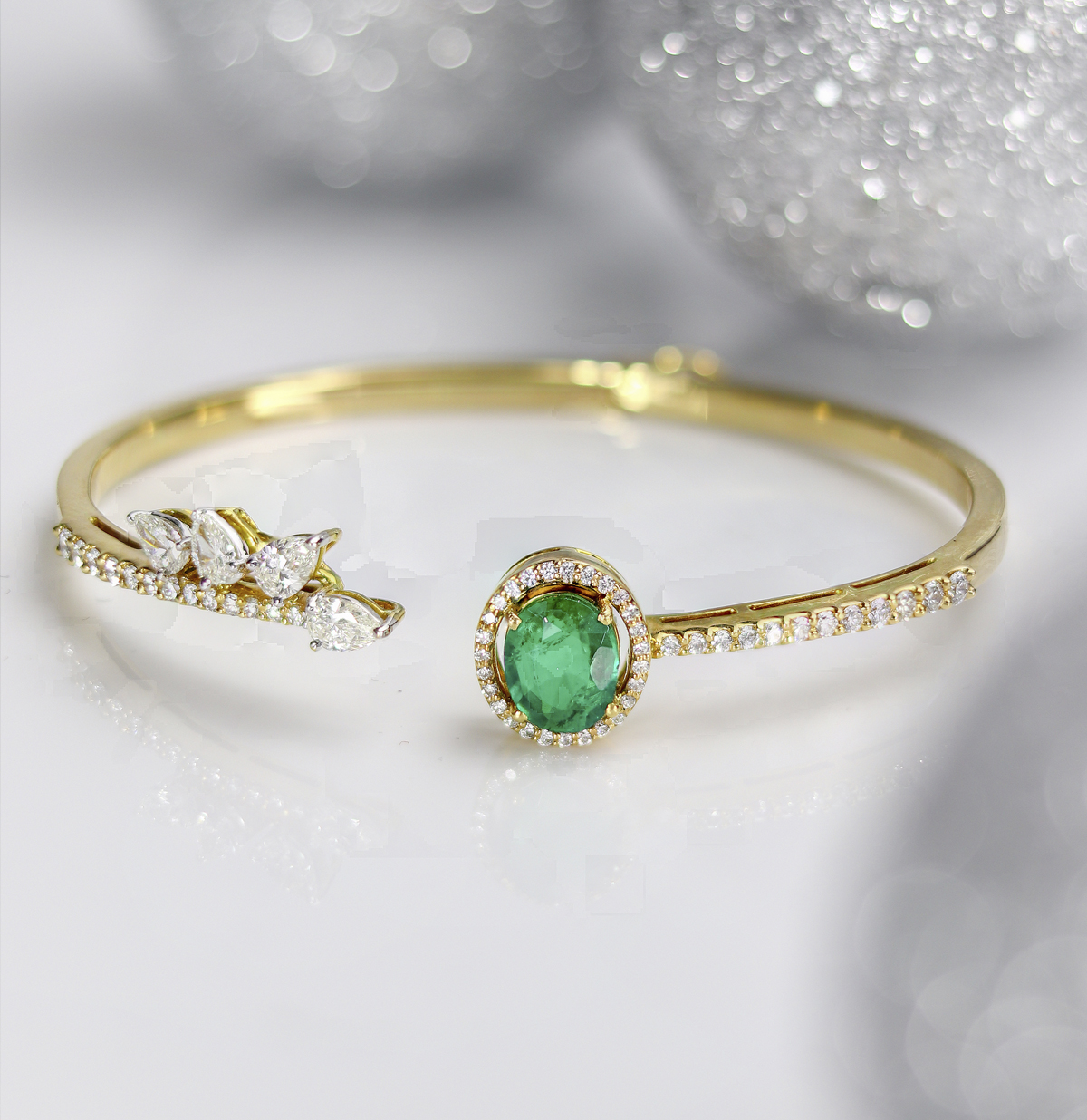 Emerald Cut and Round Brilliant Cut Diamond Bracelet (1.00 carat) – Ronald  Abram
